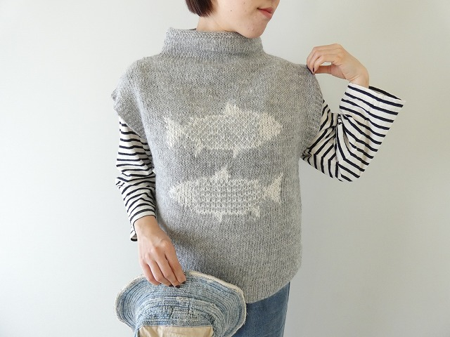 魚柄のペルーニットベスト　アルパカ100%