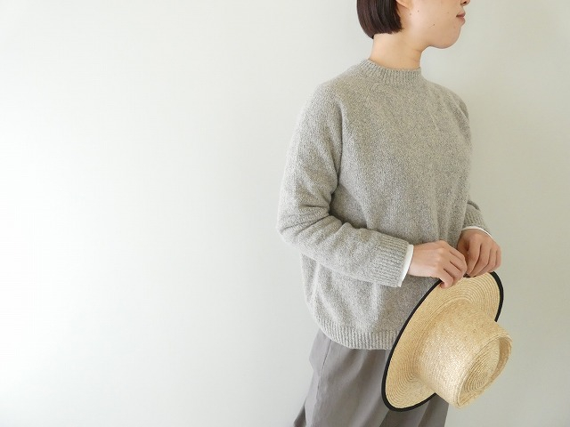 boucle yarn raglan pullover