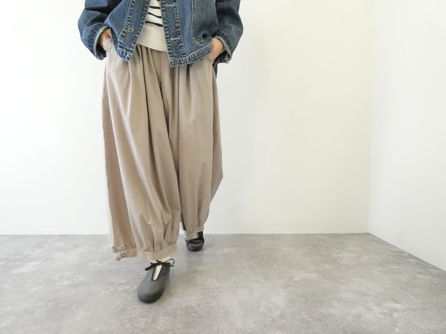 染めブロードタックカフスパンツ